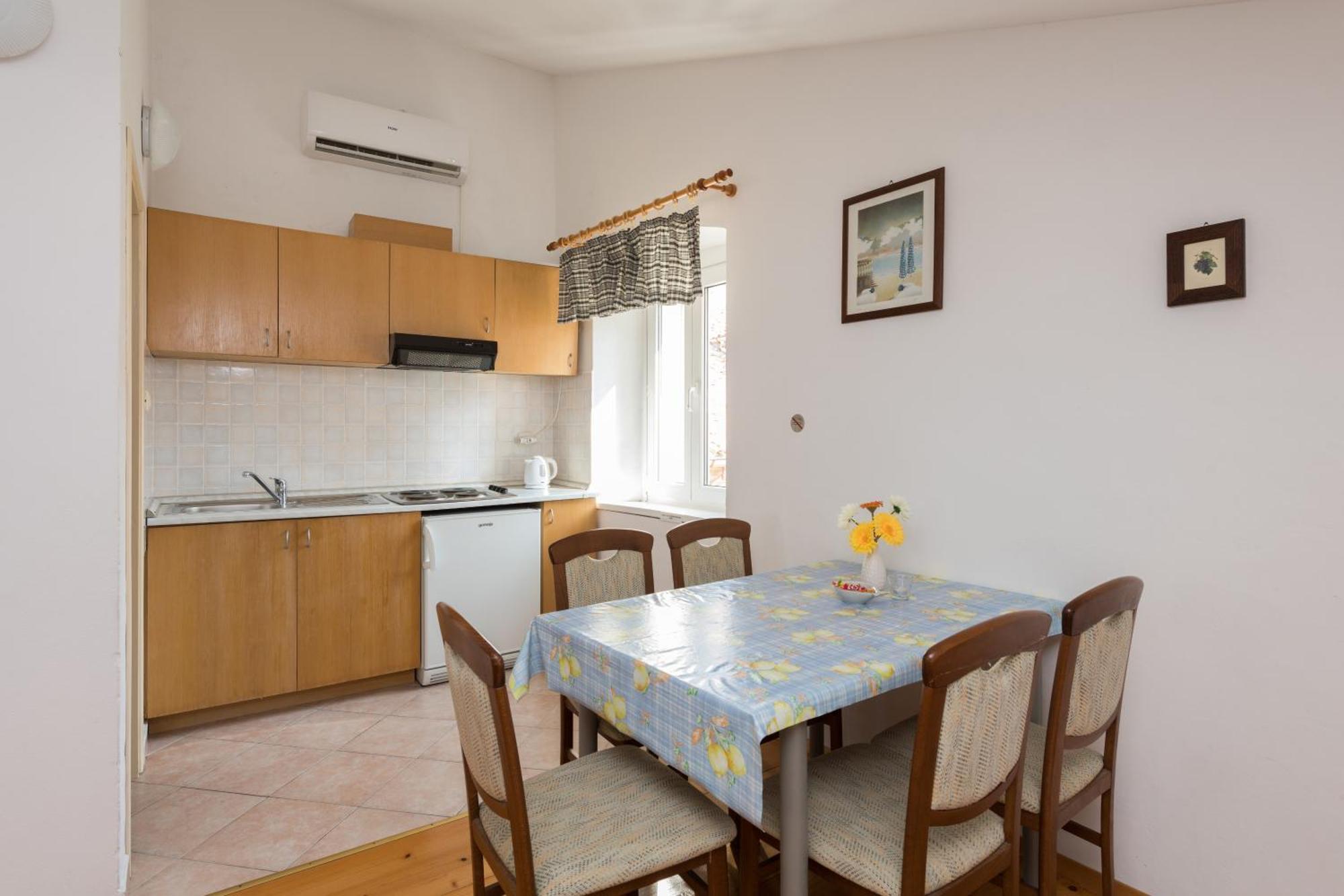 Apartment Mirakul