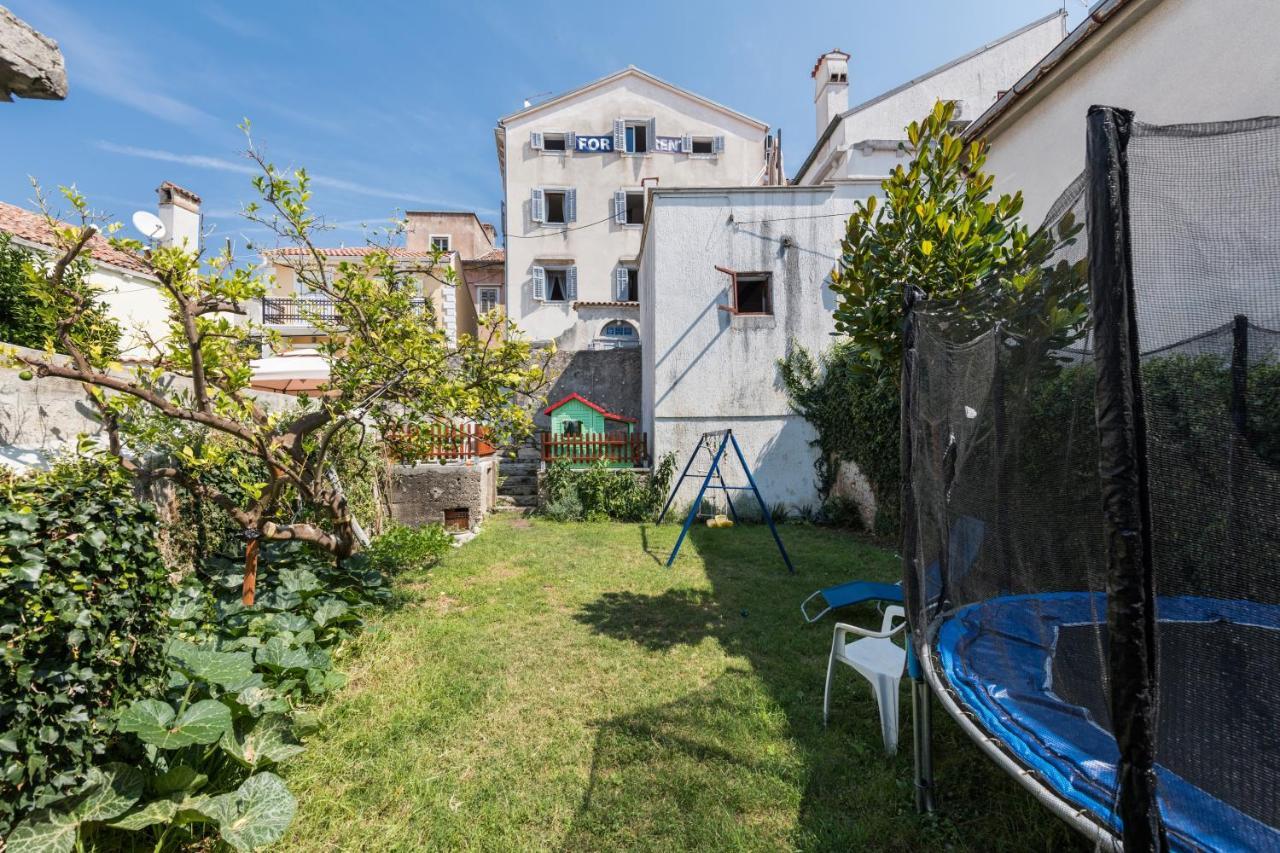 Mirakul Apartment